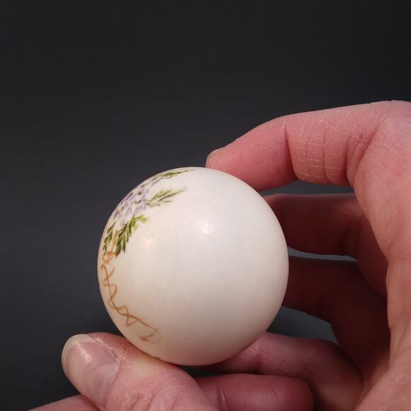 Vintage Hand Painted Asian Art Egg, Bird Wisteria Floral Pattern, Artist Signed - Picture 7 of 10